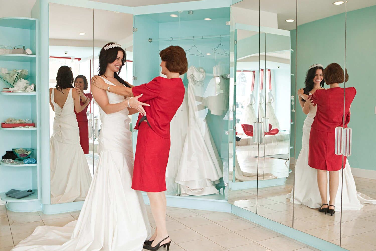 Guide to find the perfect wedding dress shops